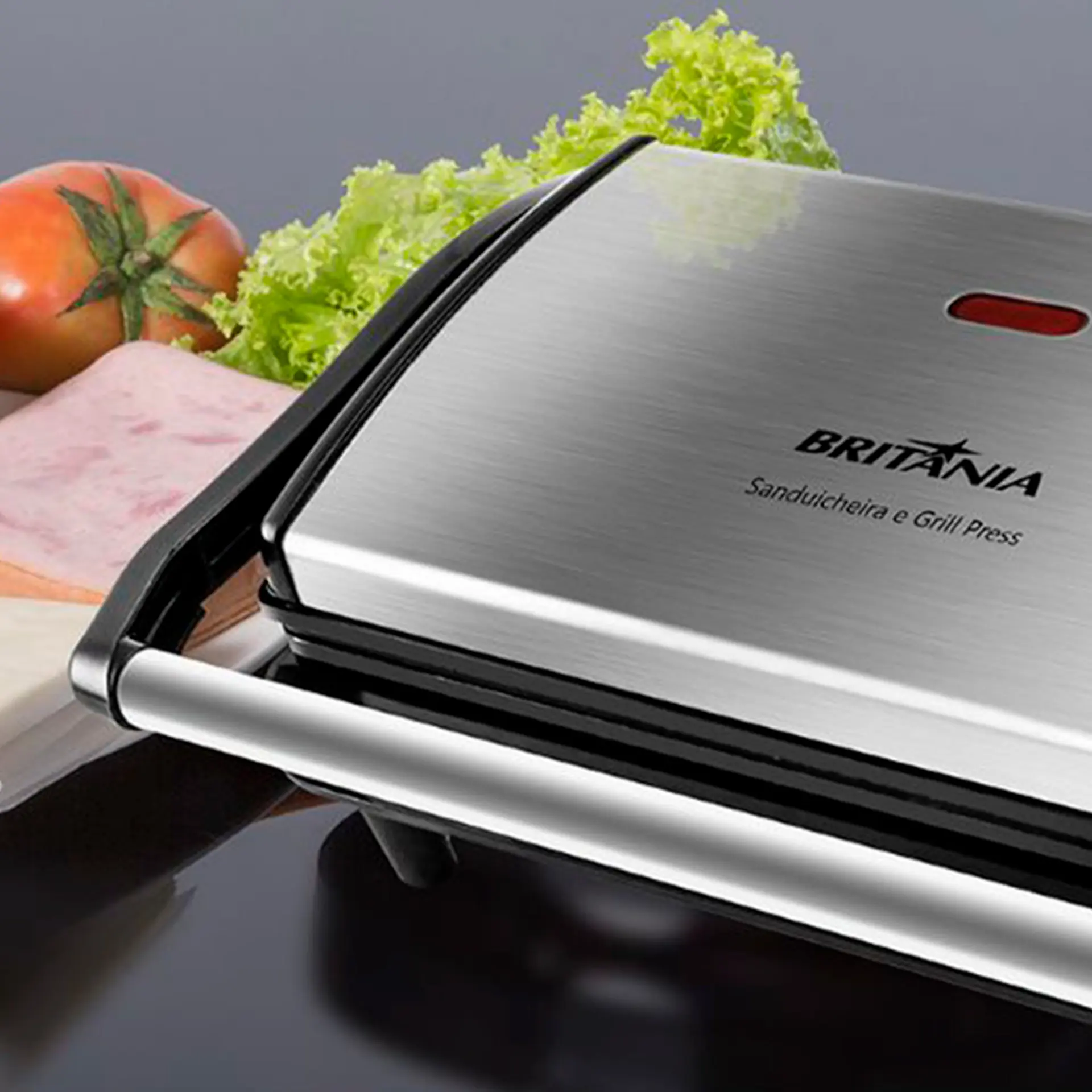 Grill Sanduicheira Britânia Press Chapa Ondulada e Lisa BGR27I 850W - Preto/Inox - 110 Volts