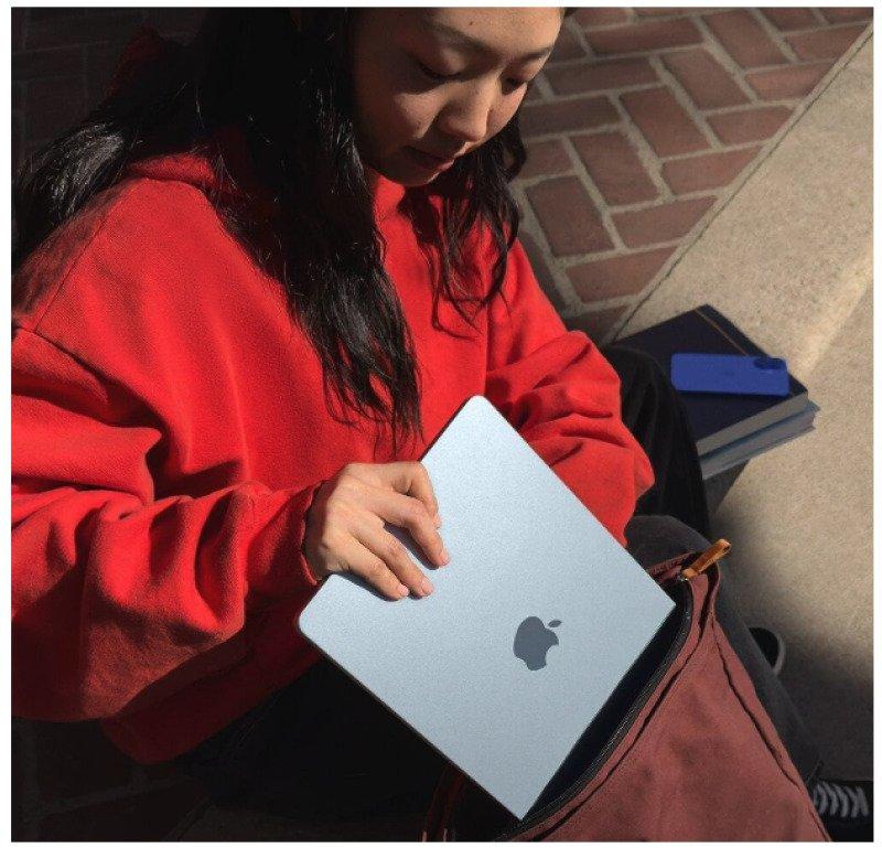 MacBook Air 13″ Chip M5 16 GB RAM 512 GB SSD Sky Blue